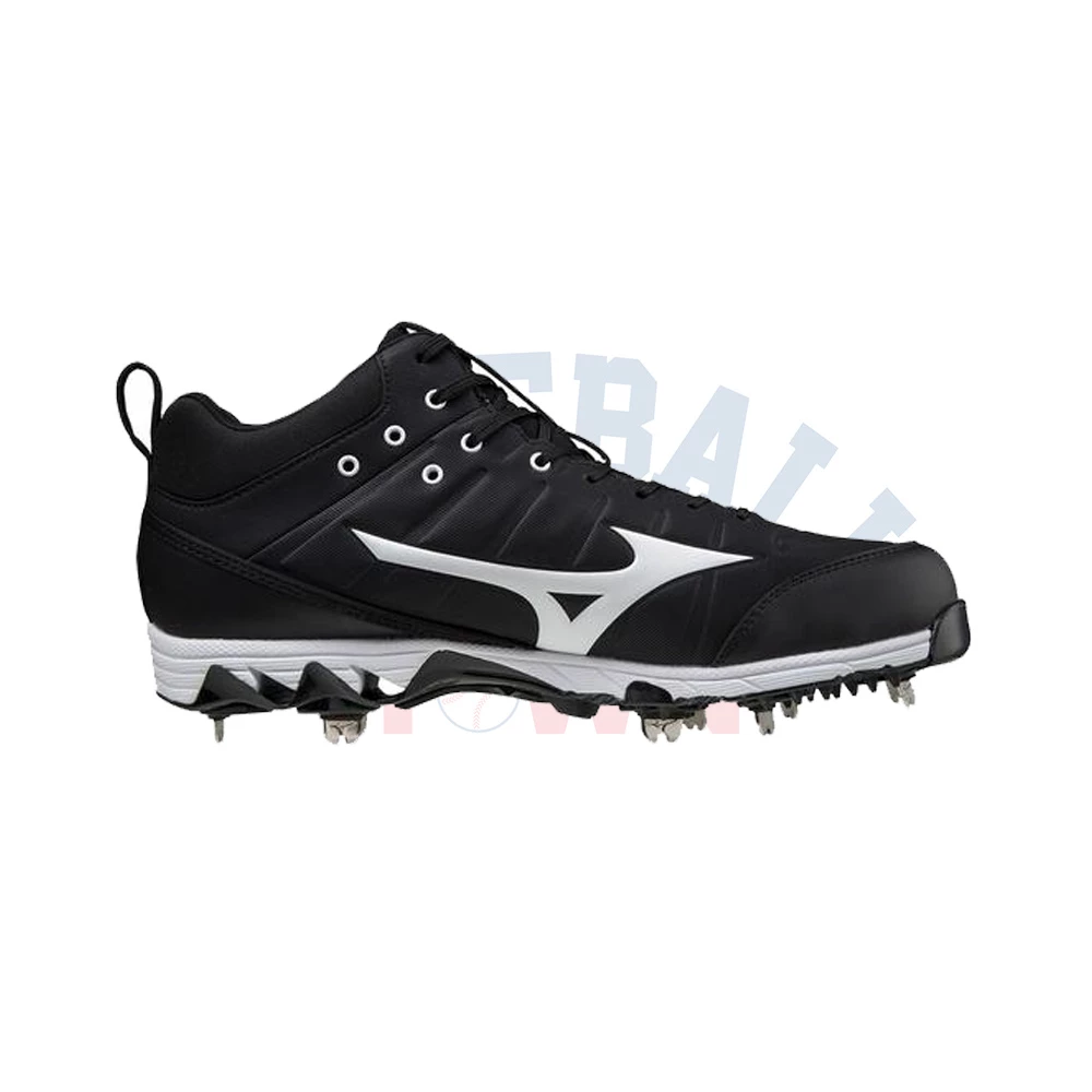 Mizuno 9-Spike Ambition 2 Mid Metal Cleats 1 Mizuno 9-Spike Ambition 2 Mid Metal Cleats